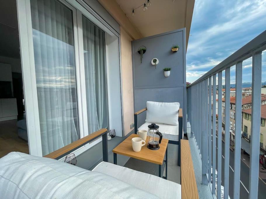 Le Lagon Bleu - Appt Wifi Parking Balcon Le Puy-en-Velay Exterior foto